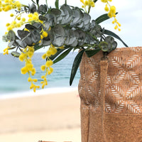 Freya_tote_leaf_with flowers at beach