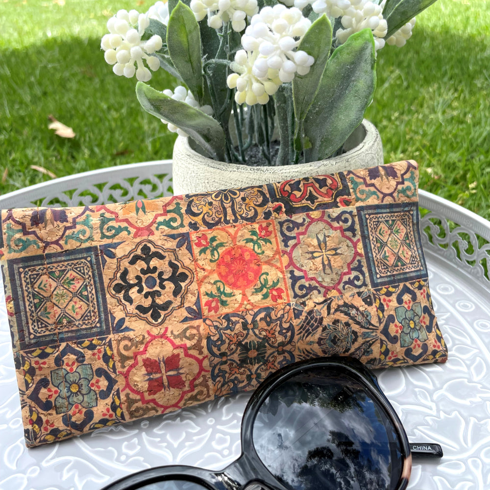 Products Nora Cork Glasses Pouch Bold Mosaic_lifestyle shot