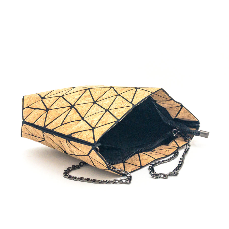 Raven crossbody with chain inside